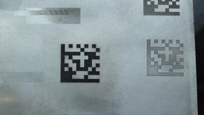 Система маркировки лазера волокна маркировки матрицы данным по металлического листа глубокая, сила 20w лазера